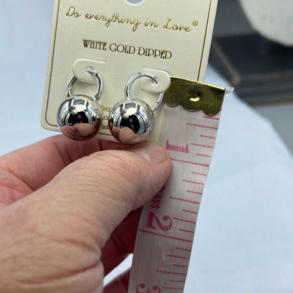 NWT Do everything in Love 14K white gold plated Huggies globes. - Picture 7 of 8